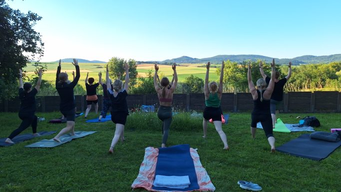 Yoga im Garten